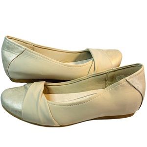 BareTraps Mitsy Flats Champagne Size 9
